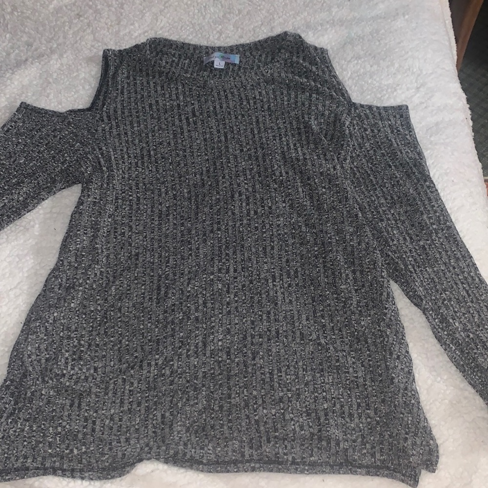Cold shoulder long sleeve top